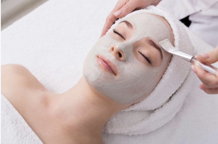 Signature Womens Facial