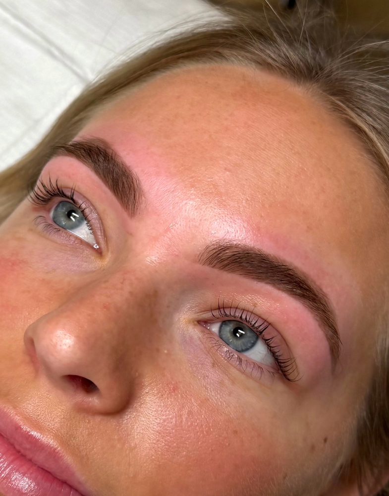 Lash Lift + Brow Tint & Cleanup