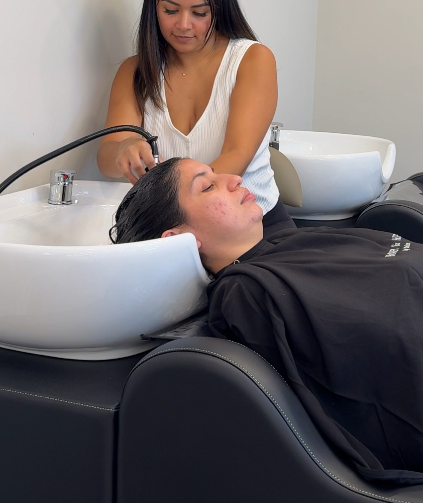 Shampoo | Lavado De Cabello at Honey & Hue By Dulce in Winston Salem, NC