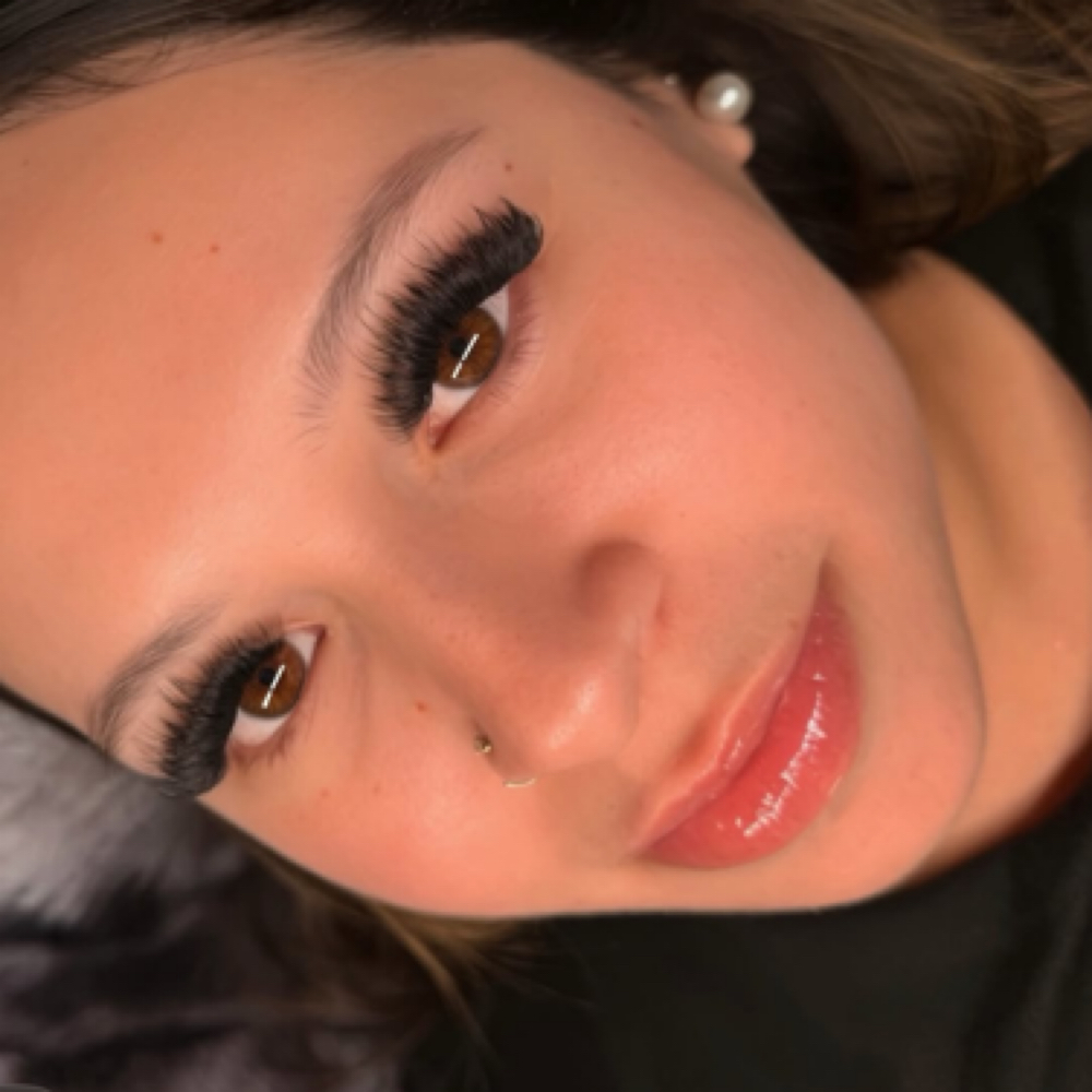 Mega Volume Full Set at THE LASH RETREAT in Pflugerville, TX