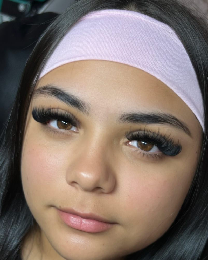Wispy Volume Full set at Miah  Barajas in buckeye, AZ