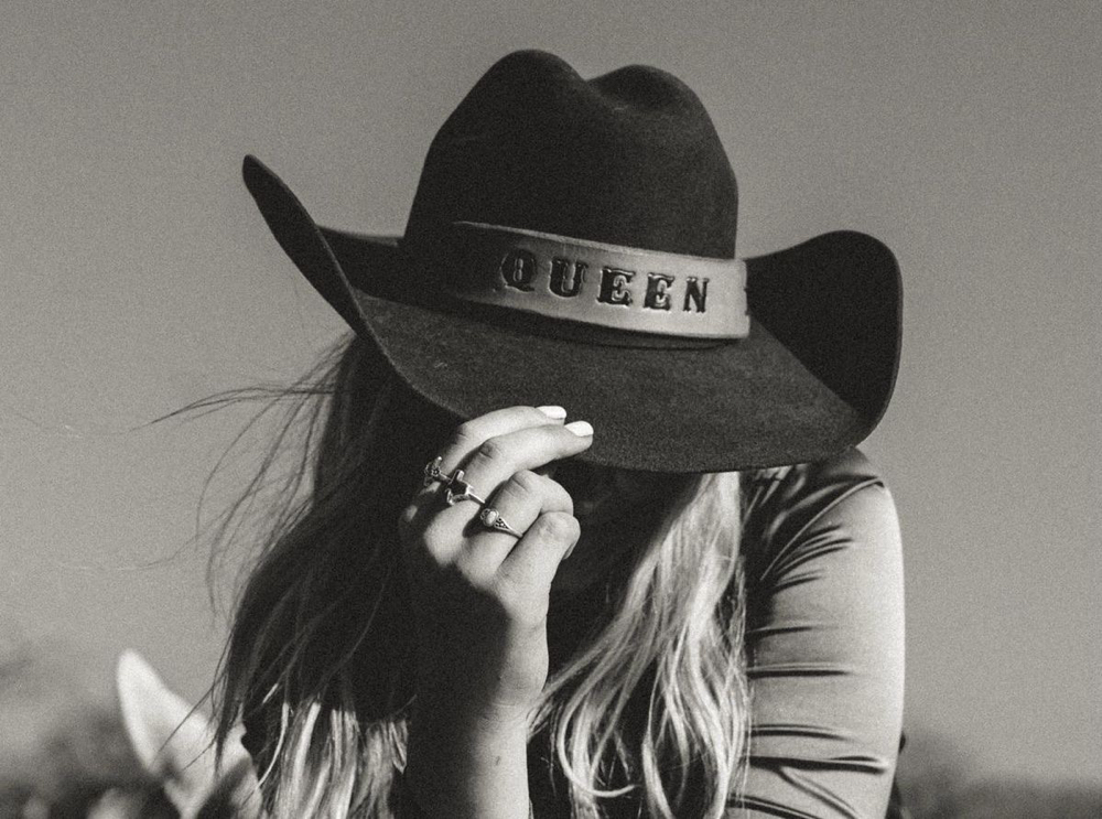 Womens Basic Haircut at Salon Idyll in Rochelle, IL