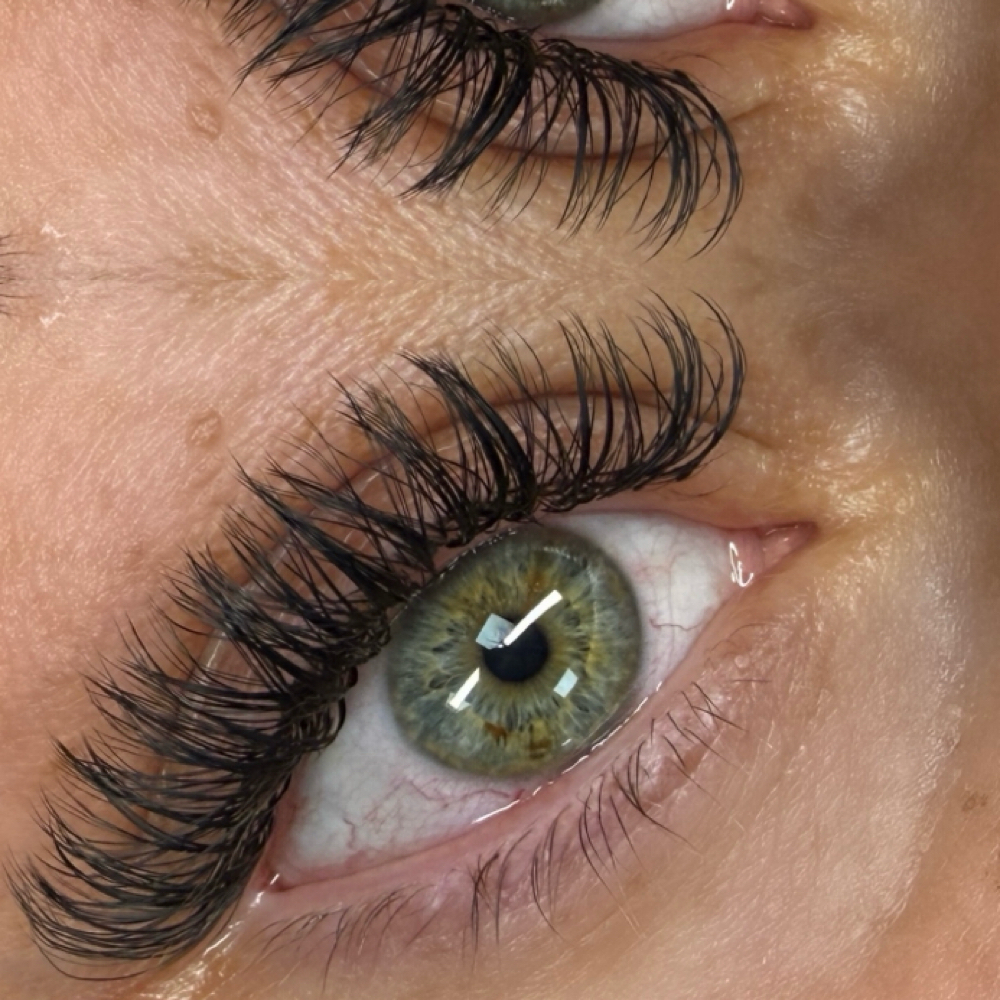 Wet/YY 2 Week Fill at Bellezza In A Blink LLC in Kittanning, PA