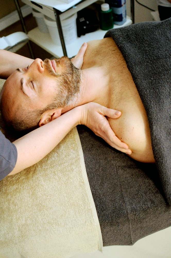On Flique Mens Facial