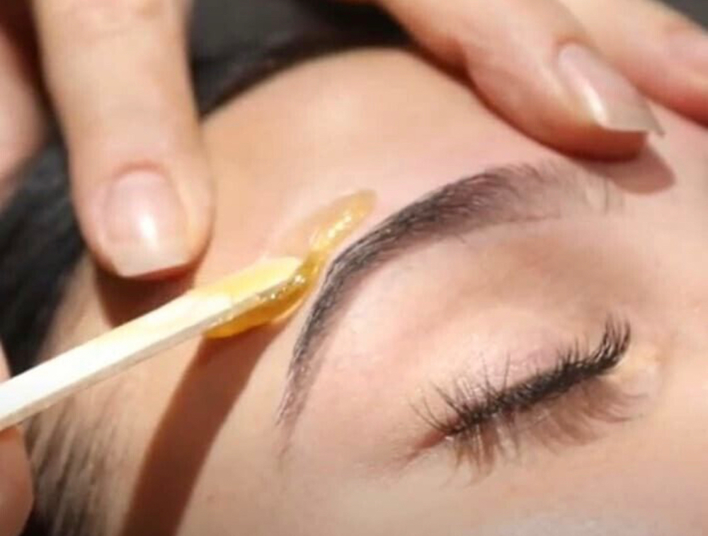 Brow Wax + Shape