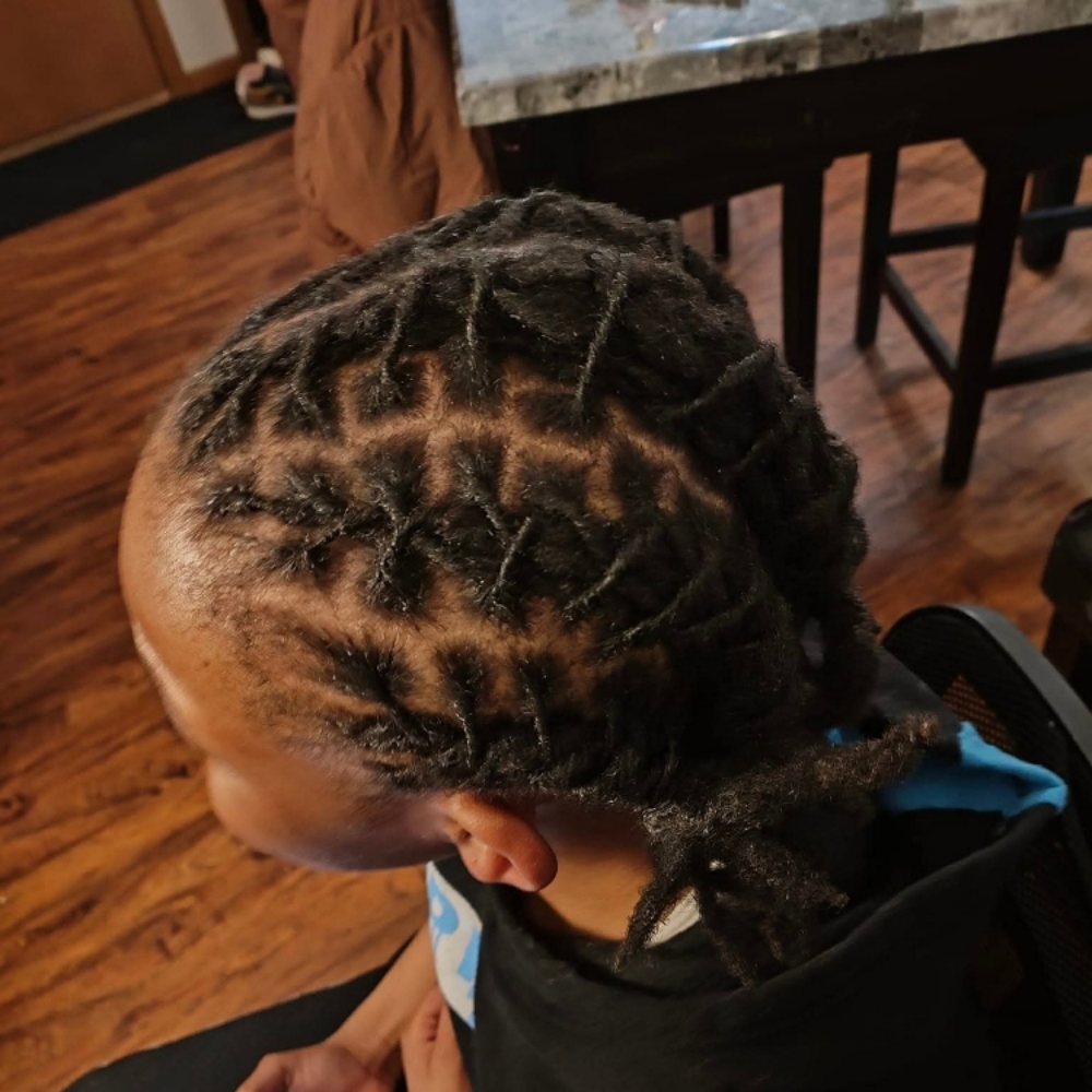 Loc Retwist at Smiles & Styles in Sioux City, IA
