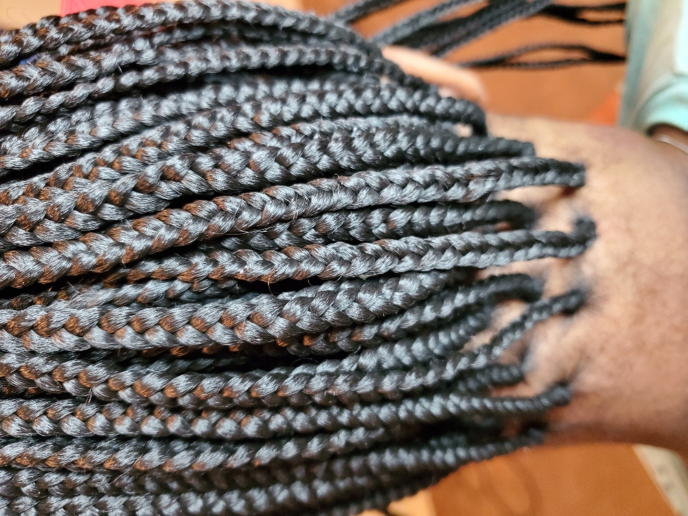 Small Braids at Critique Finishes in Texarkana, TX