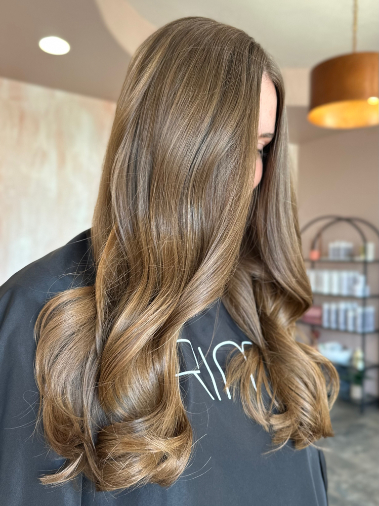 Deluxe Women’s Haircut