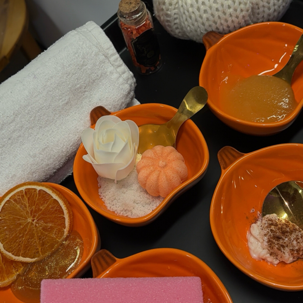 PUMPKIN SPICE LUXE PEDI *seasonal* at Lilac Dreams in Shoreline, WA