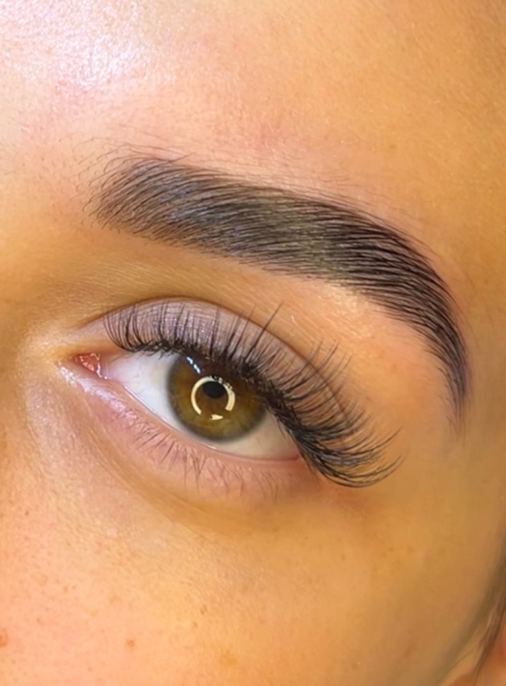 Hybrid Eyelash Extensions
