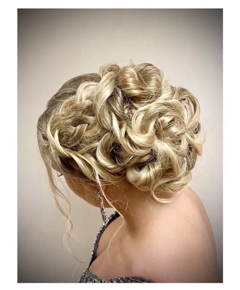 •updo/formal hair•