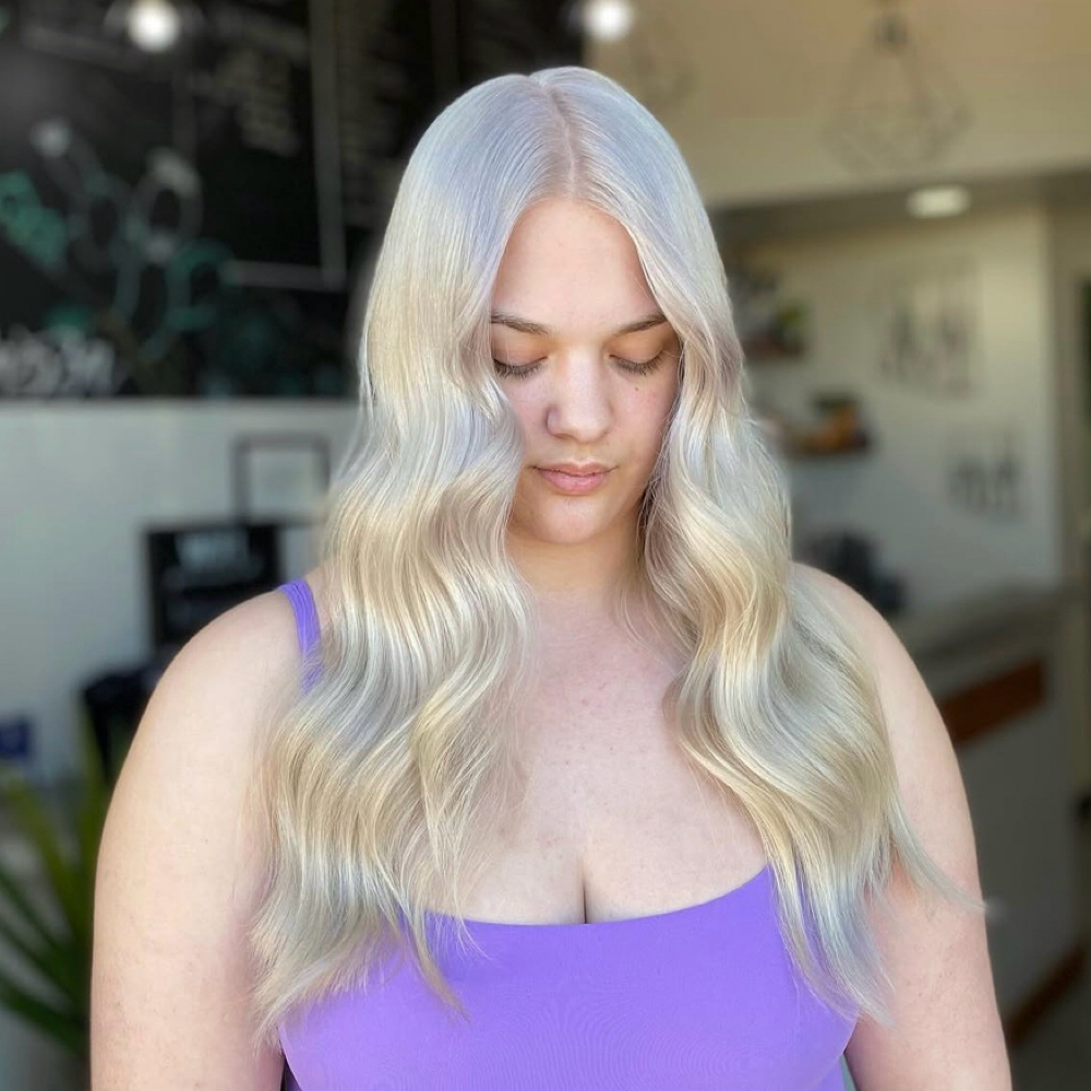 1” BLEACH OUT TOUCH UP at AnaNogalesHair in Tucson, AZ