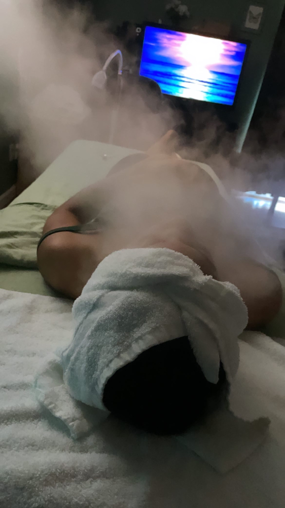 1 Hour Alora Facial