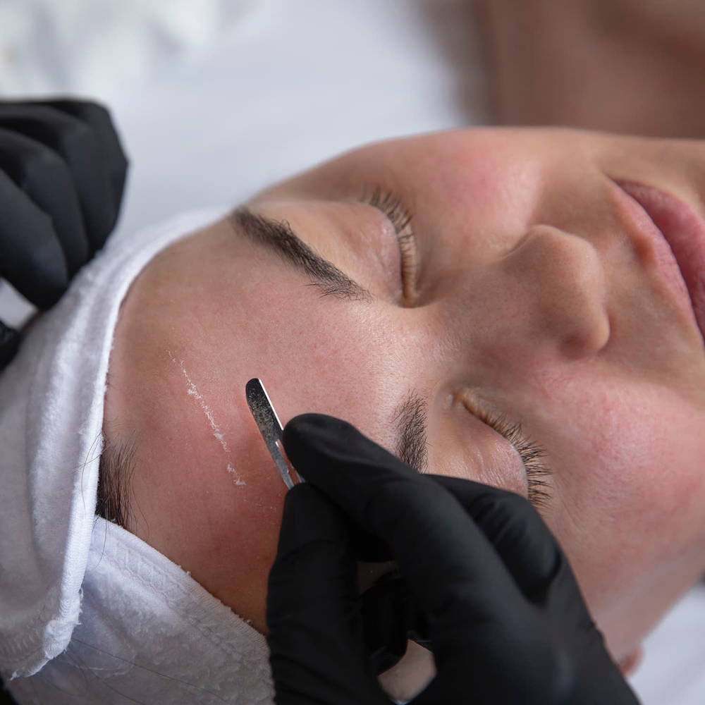 +Dermaplaning