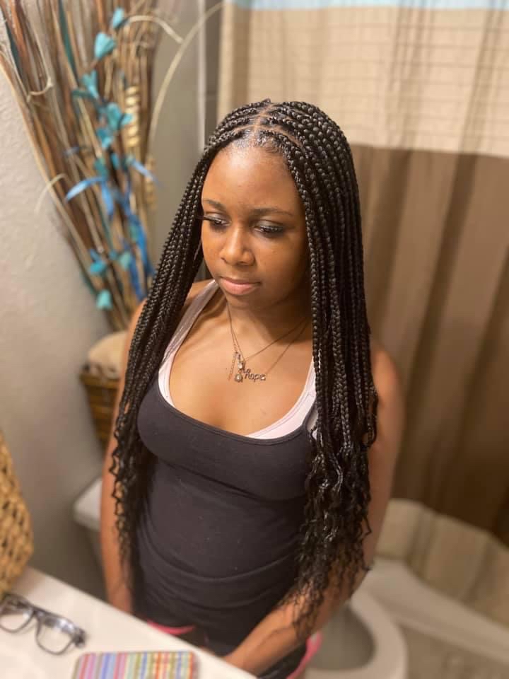 Small Knotless (Mid Back Length)