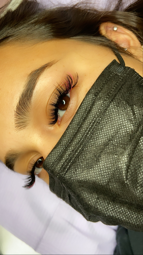 Hybrid Set With Color Lashes