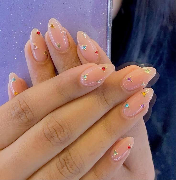 Rhinestones design per nail