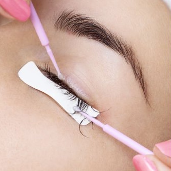 Eyelash Extention Removal