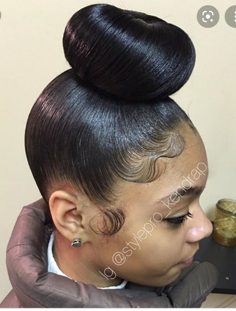Ponytail Bun at BEAUTY SPECIALIST in Brooklyn, NY