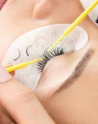 LASH EXTENSION REMOVAL