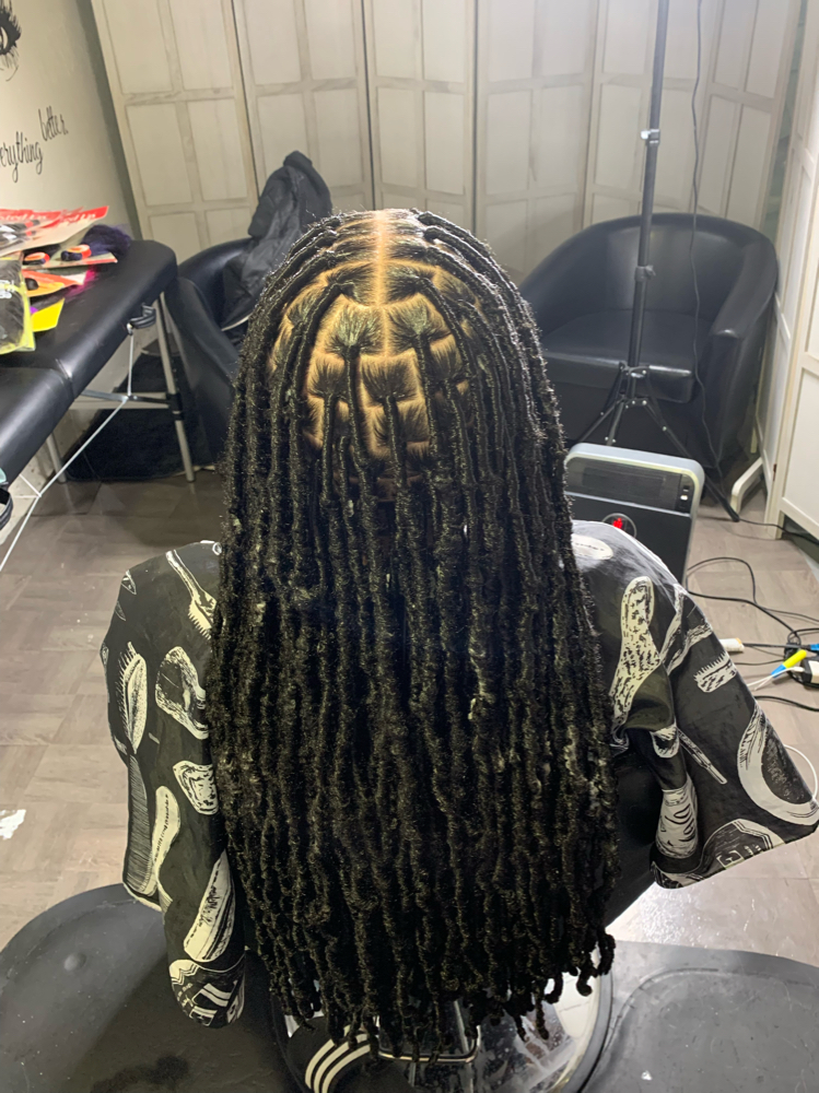 Long Distressed/soft Locs