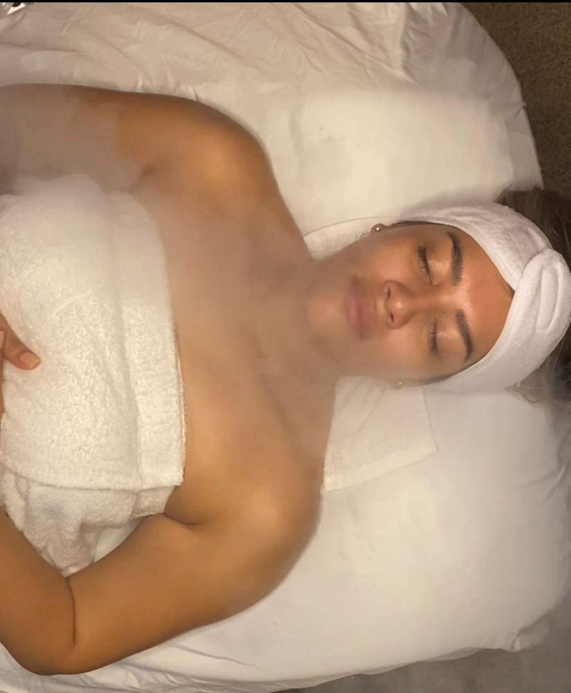 Glowing Facial 🤍