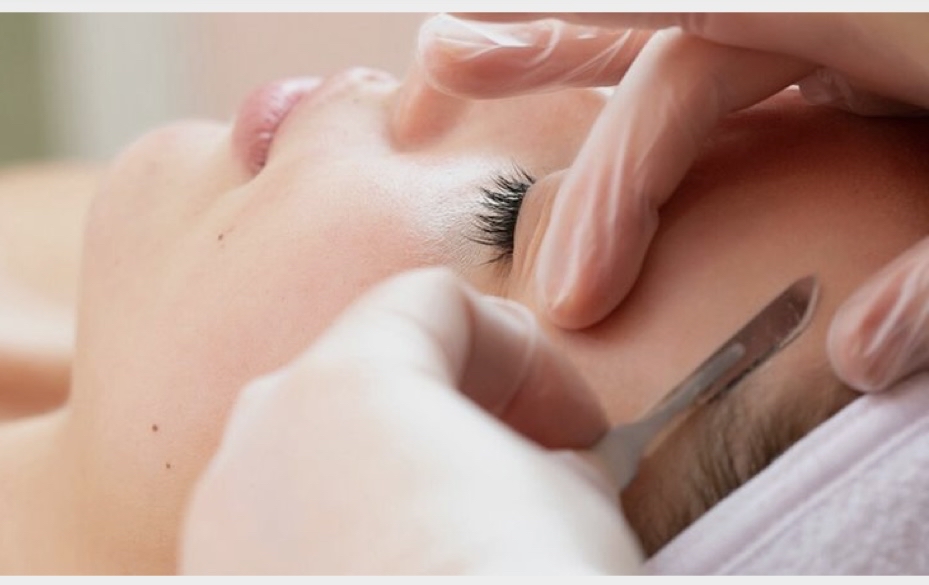 Dermaplaning Facial