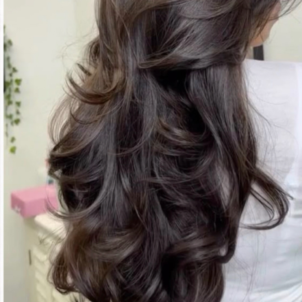 Blow Out at Royaltyy Luxe Studio in Boston, MA