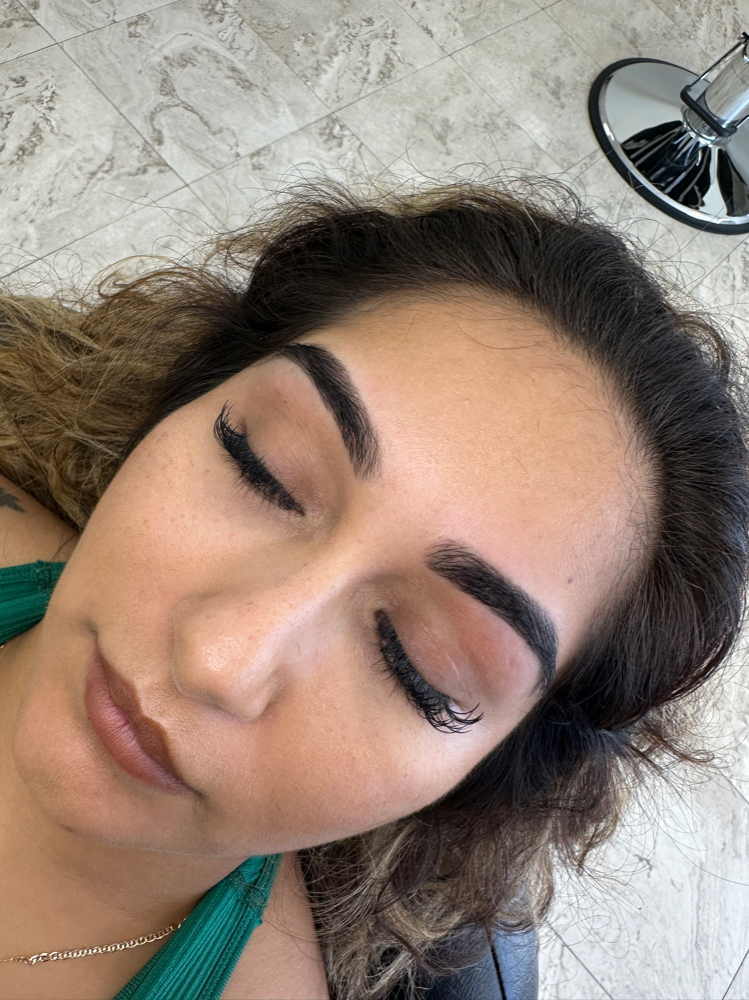 Eyebrow Tinting at Lashedxgigi in Berwyn, IL
