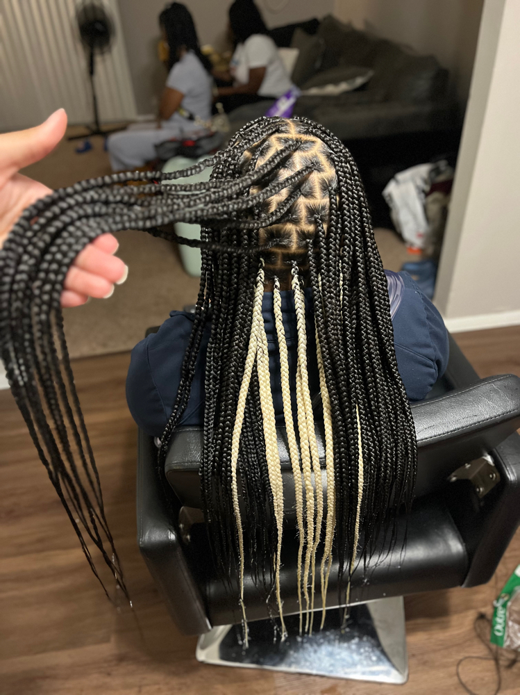 Medium Knotless
