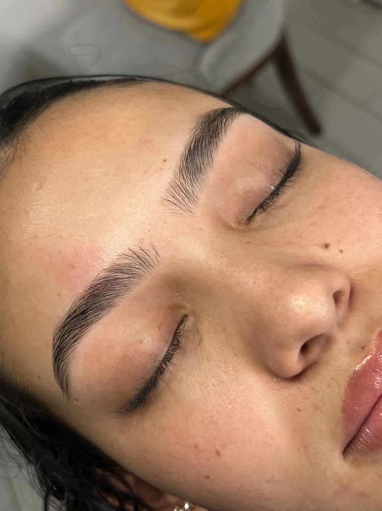 Eyebrow threading for women at Brows by vic in Miami, FL