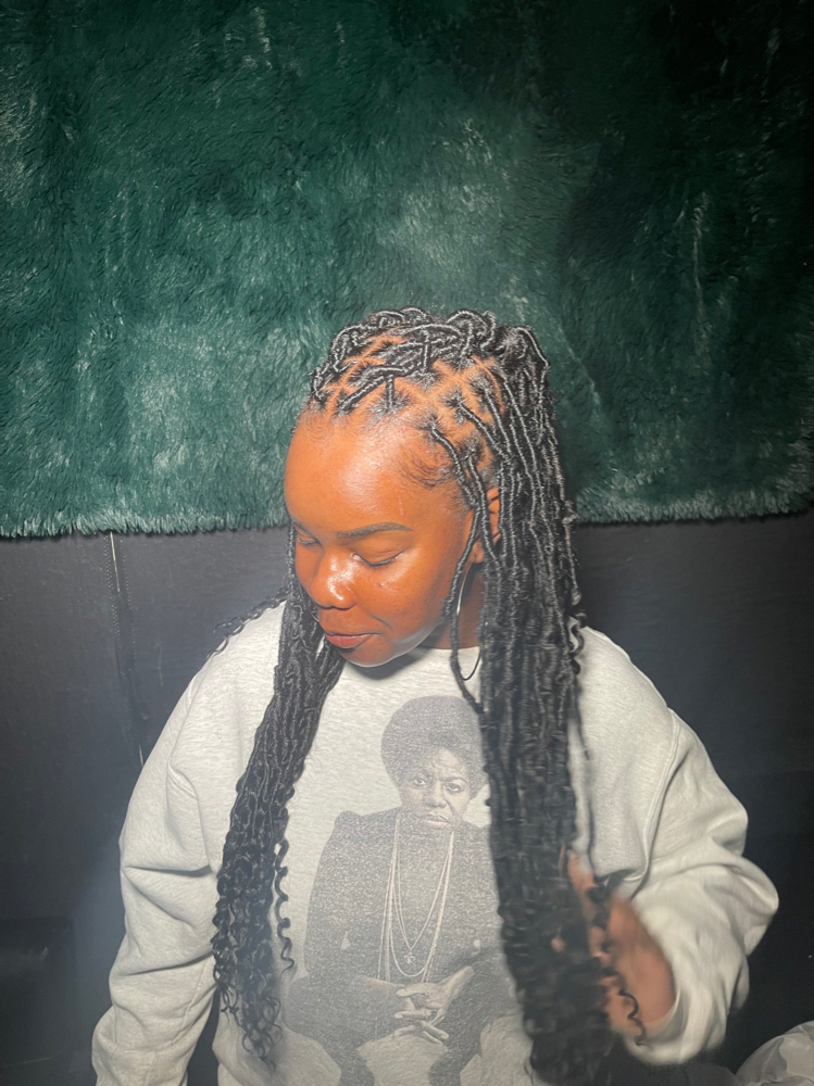 Soft/butterfly Locs