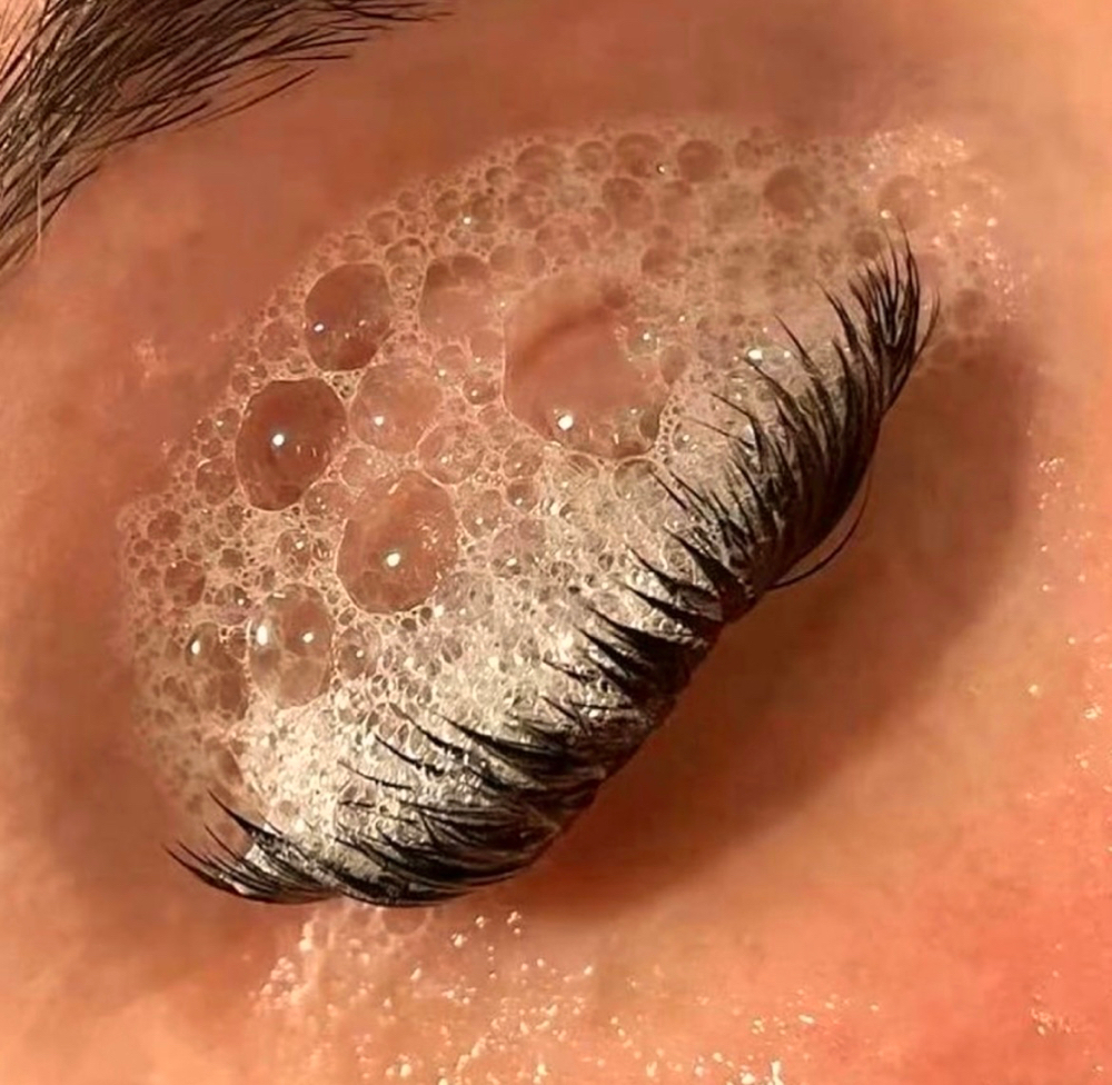 Lash Bath