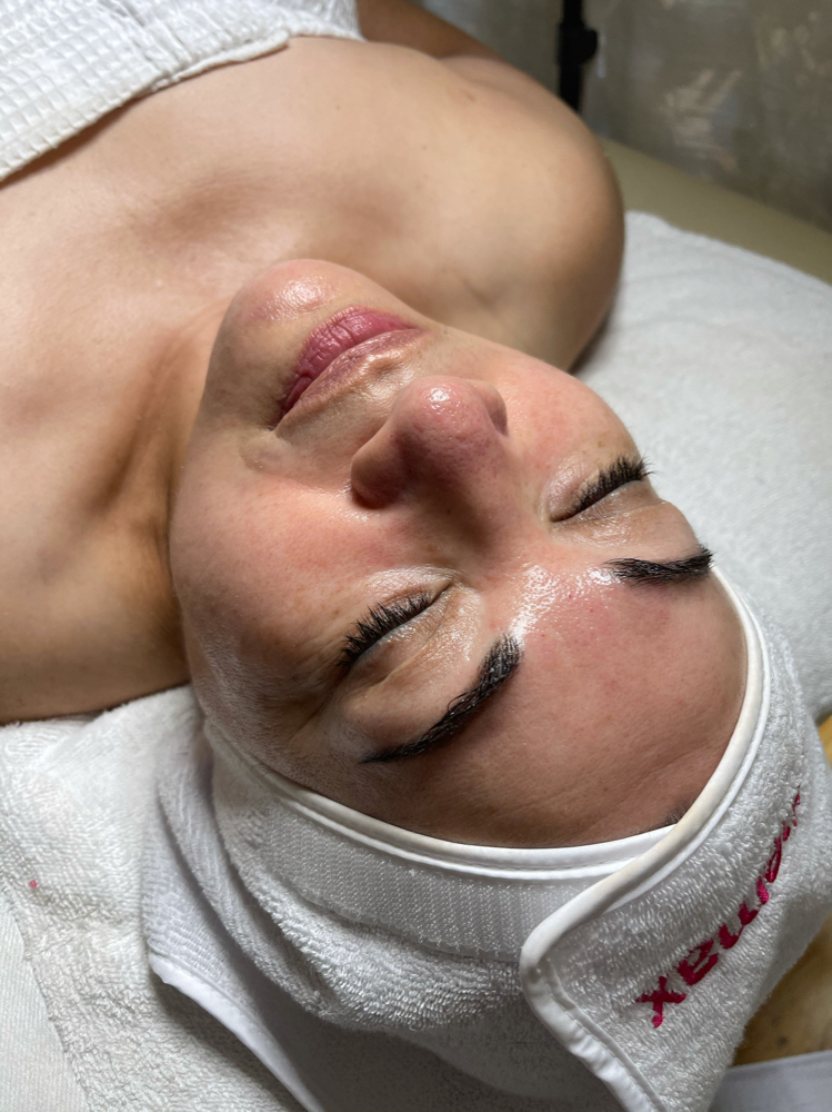 Anti-Aging Facial at Reina’s Beauty Bar LLC in Waterbury, CT