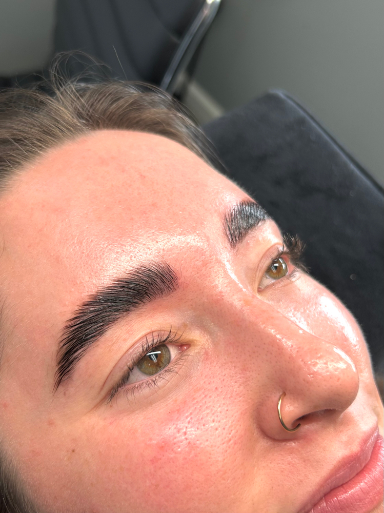 Brow Lamination & Tint