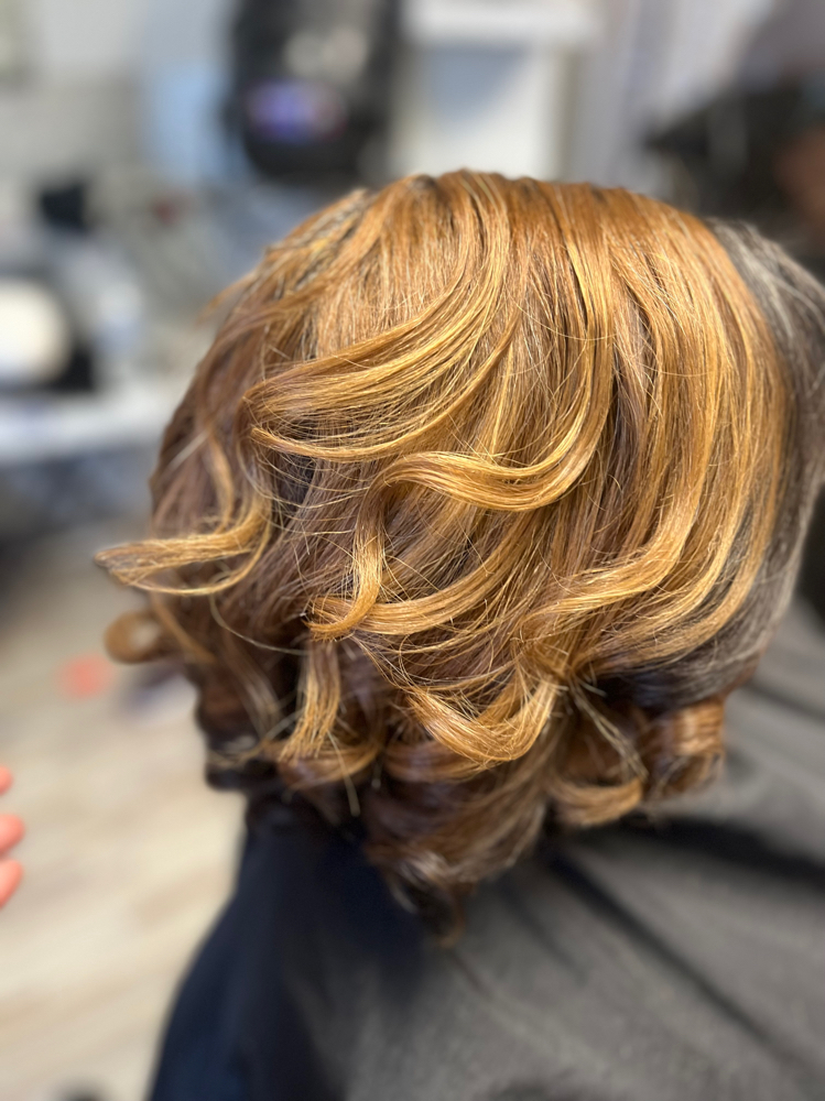 Hair Color High Lights at Distinctive Designs By TC in Blue Ash, OH