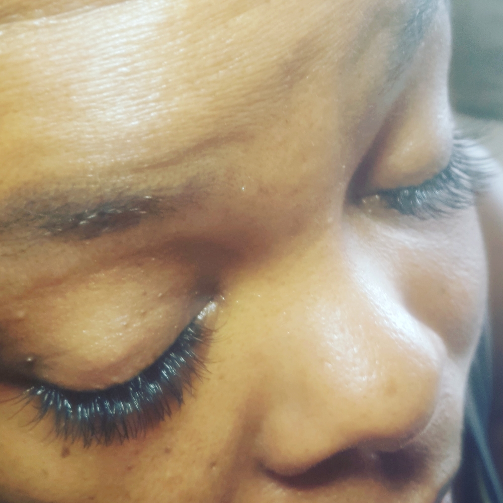 Classic Set Eyelash Extensions