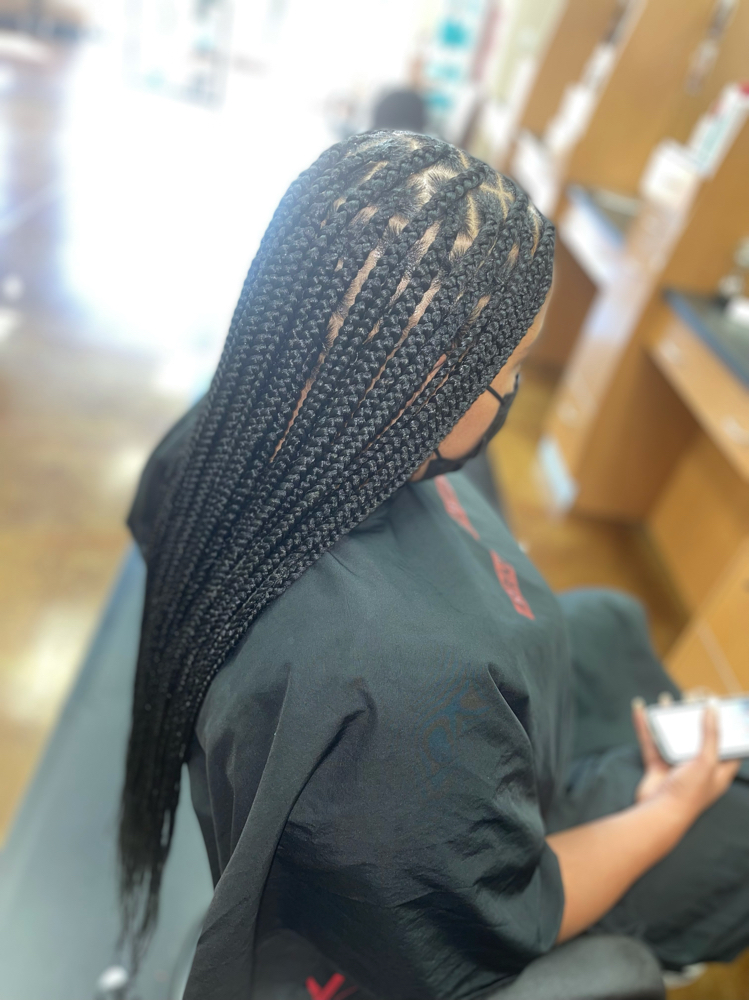 Medium Knotless Braids