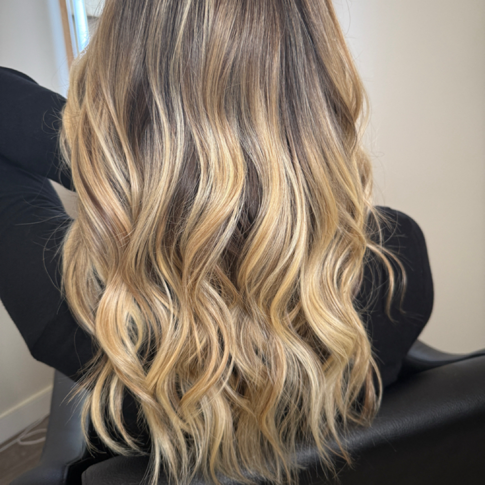 Blowout And Styling(Curling Iron) at Minori hair and scalp studio in Redondo Beach, CA
