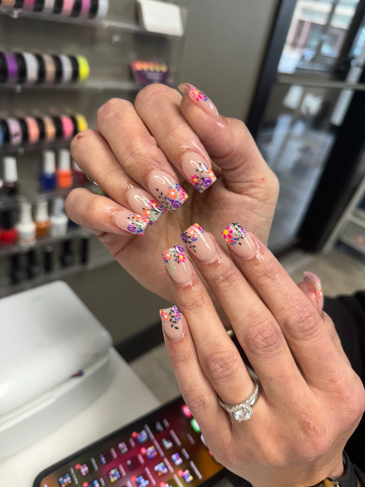 hand drawn designs- 8-10 nails