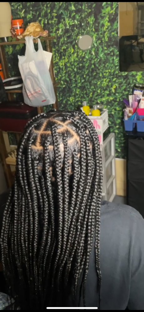 medium knotless braids