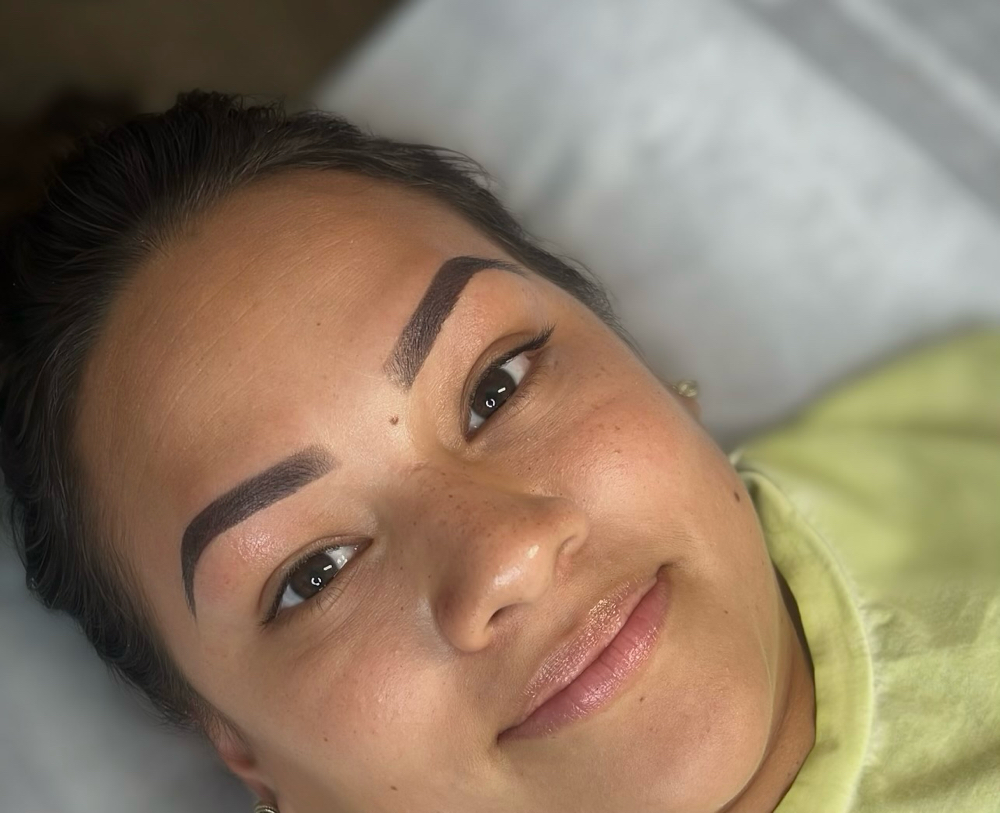 Brow Wax + Henna