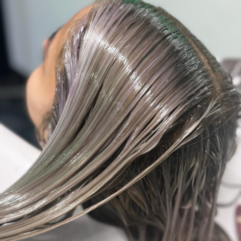 Gloss/Toner at Bellazza Beauty Bar LLC in Tucson, AZ
