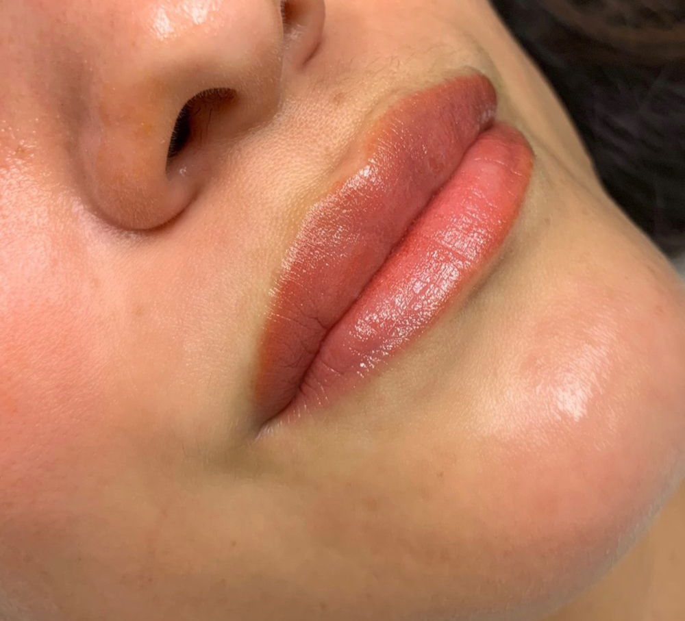 Lip Blushing
