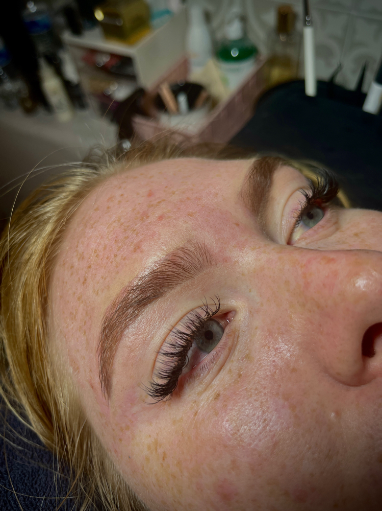 Brow Tint & Wax