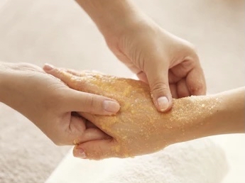 ADD ON-Sugar Scrub Hand Treatment