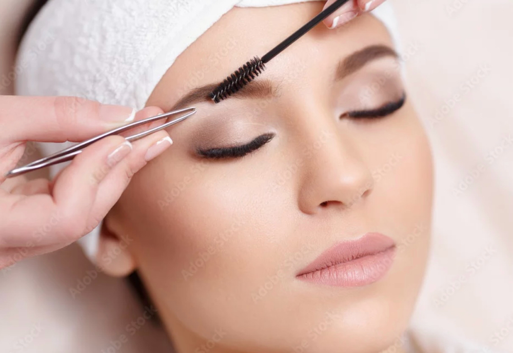 Brow Tweezing