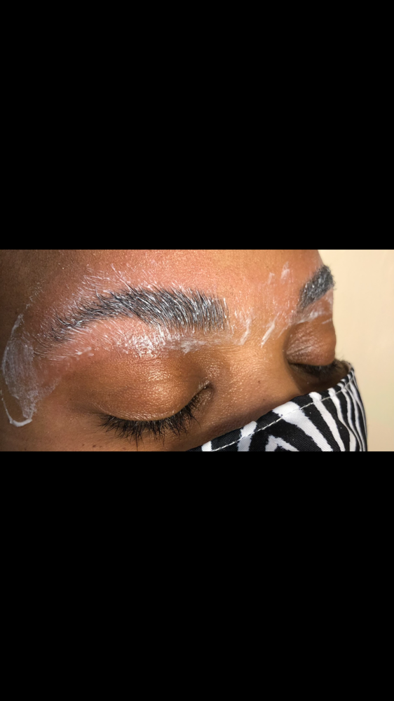 Exfoliating Brow Scrub