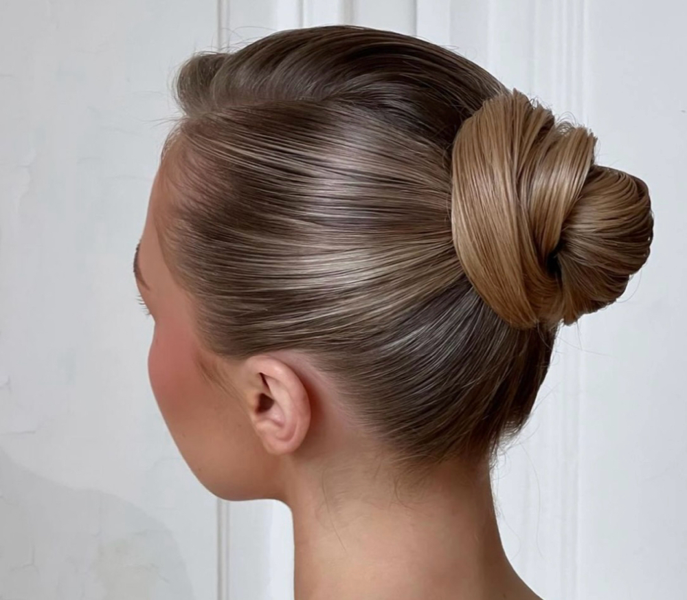 HAIR- Karvellas+Delanoy