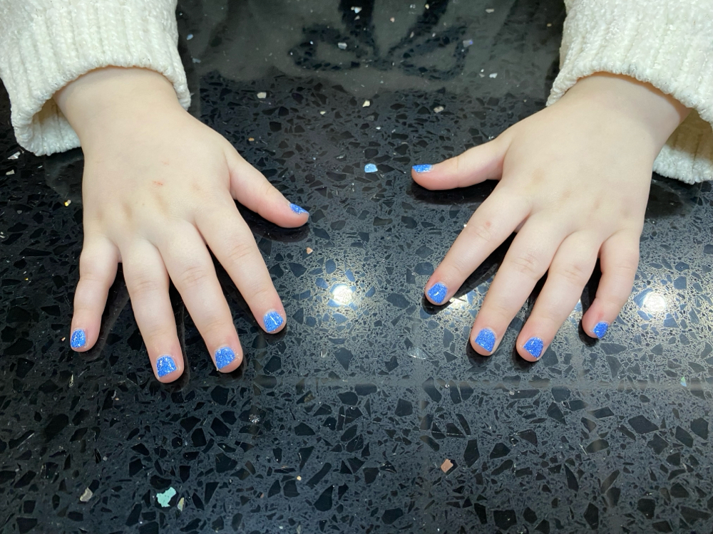 Child Manicure